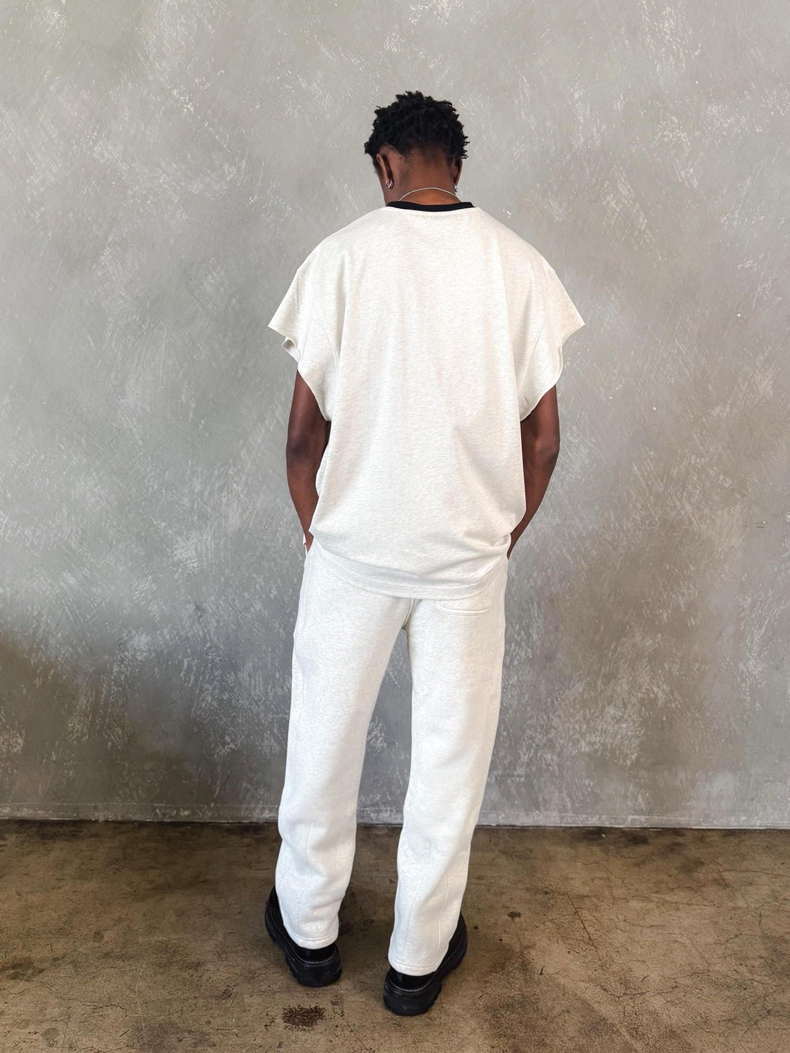 Pantalon de sport droit à plis – Modèle gris-beige