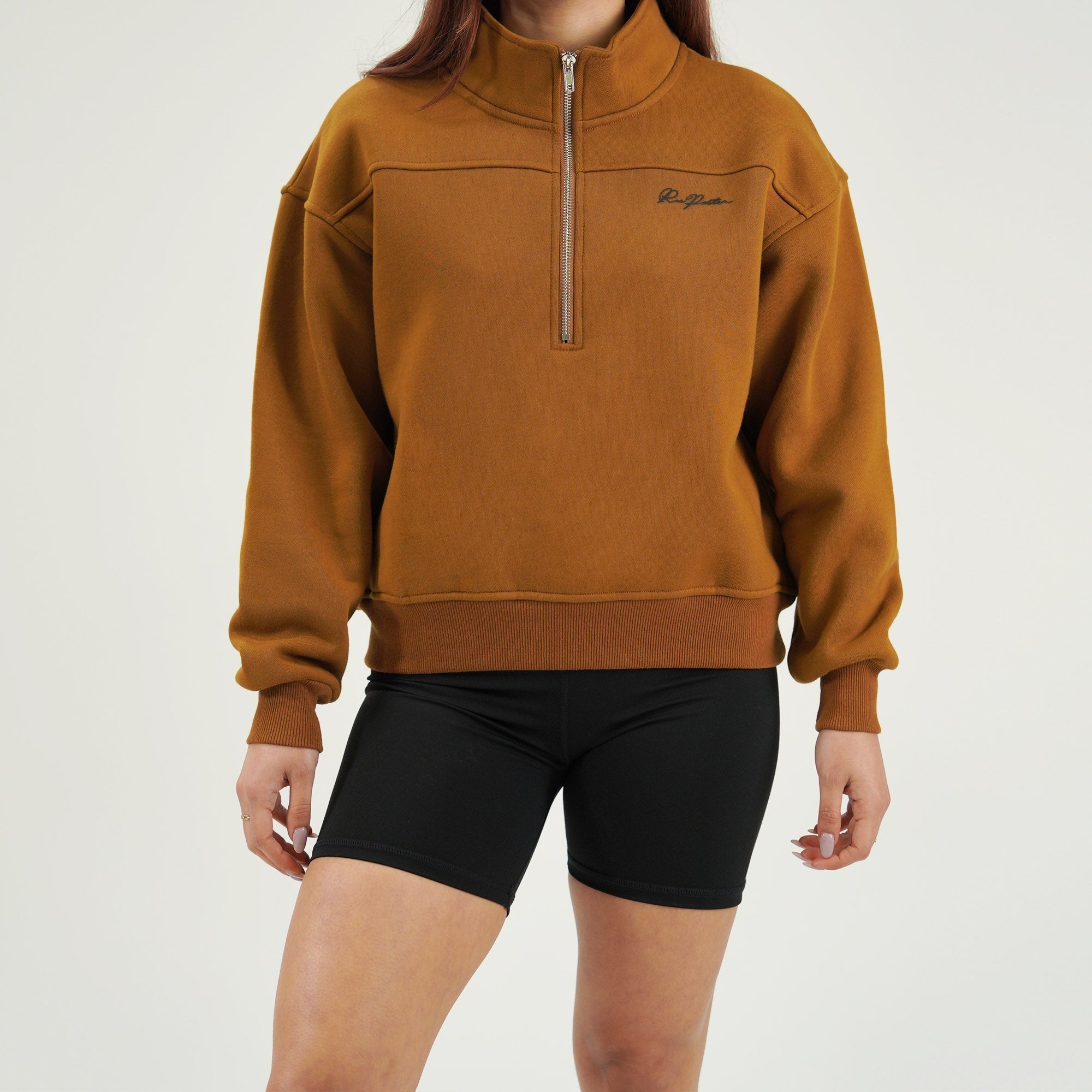 Pull à col rond de style contemporain — demi-fermeture éclair, couleur caramel